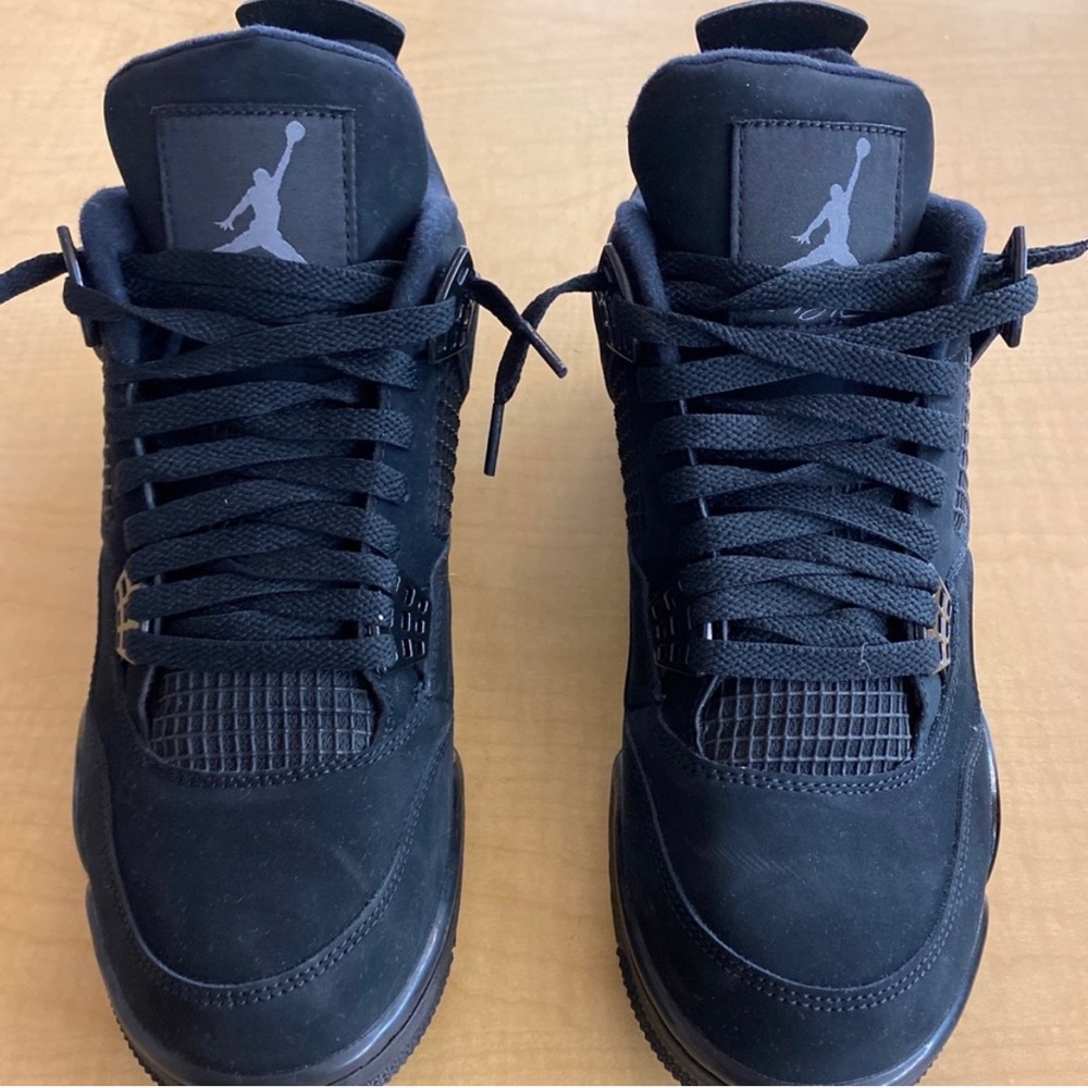Jordan 4 black cat